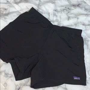 Patagonia women’s baggie shorts 5”